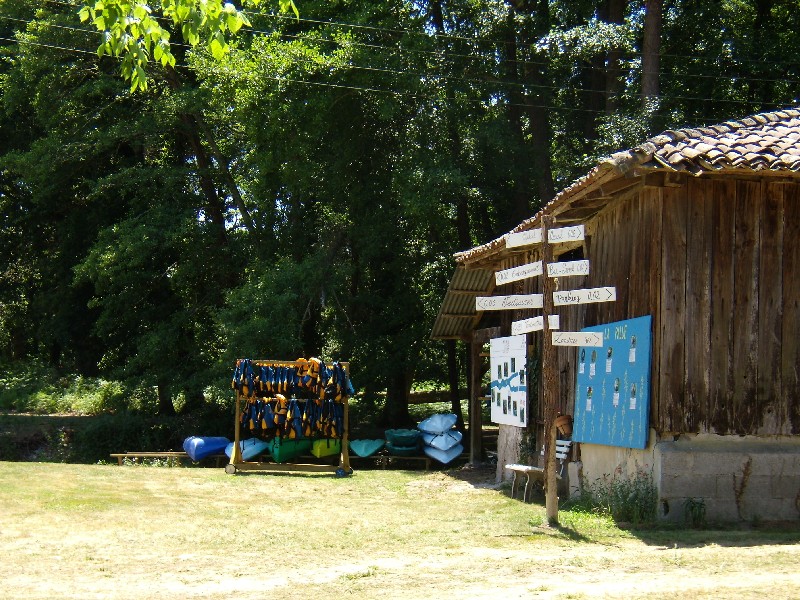 canoe land — ©