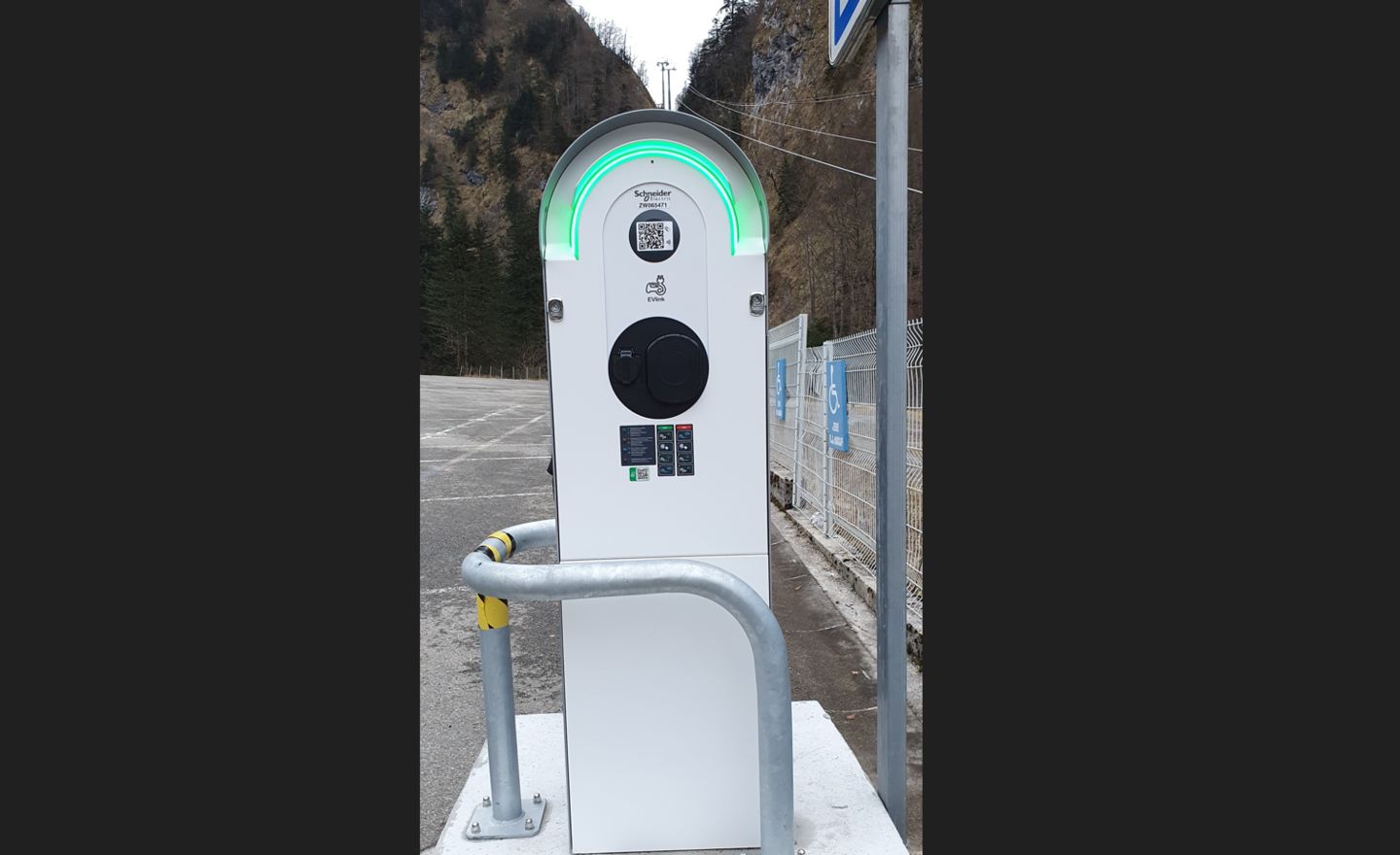 Borne de recharge électrique voiture