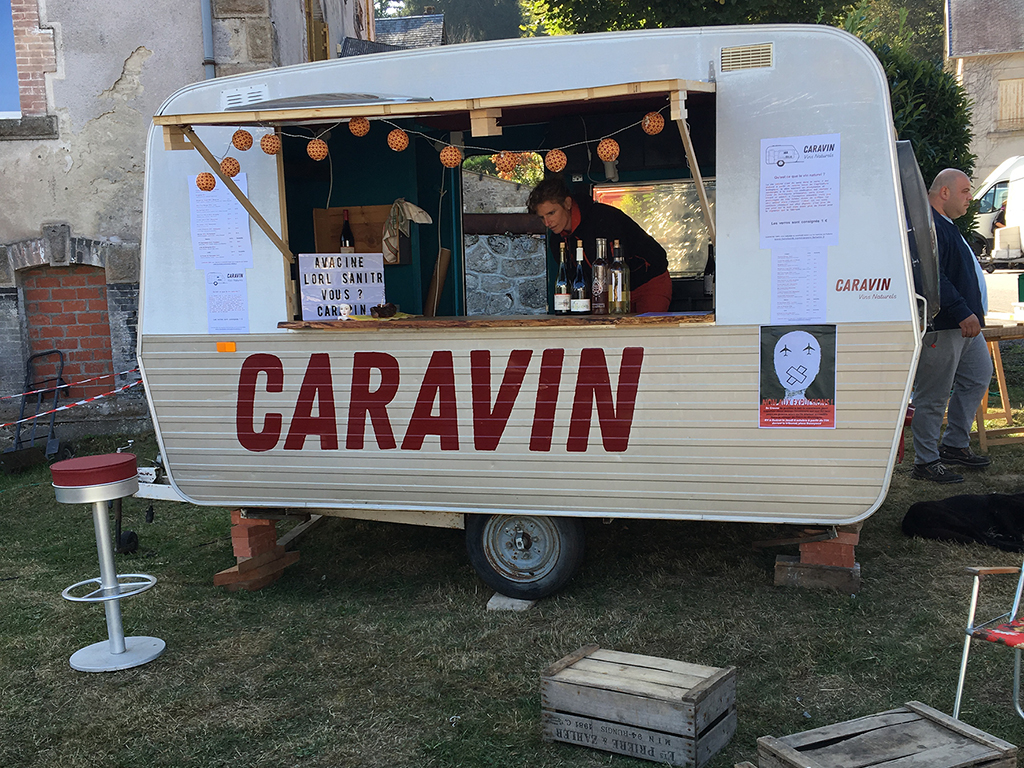Caravin / Casavin, Felletin