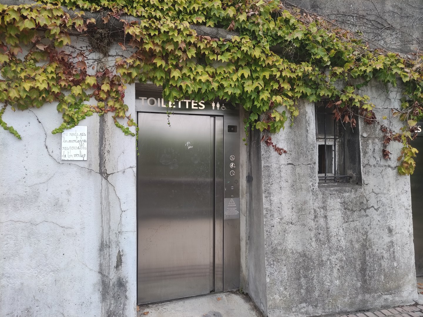 Toilettes Château de Pau