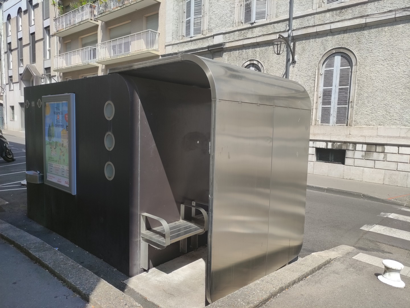 Toilettes Place de la libération