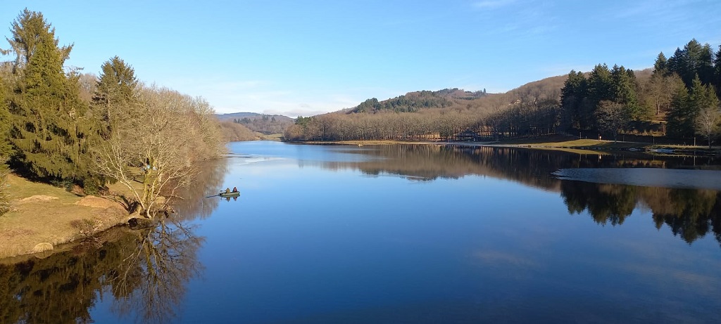 Le lac de Sainte-Hélène, à Bujaleuf