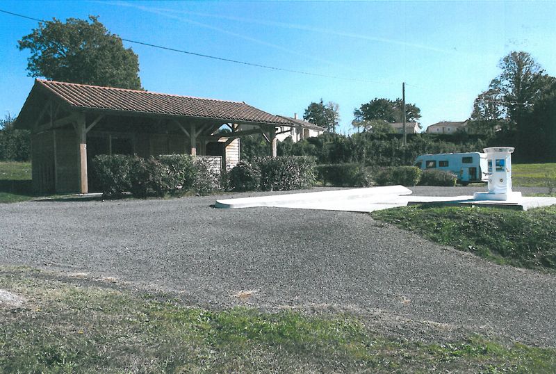 Aire de Camping-Car Javerdat — photo 3