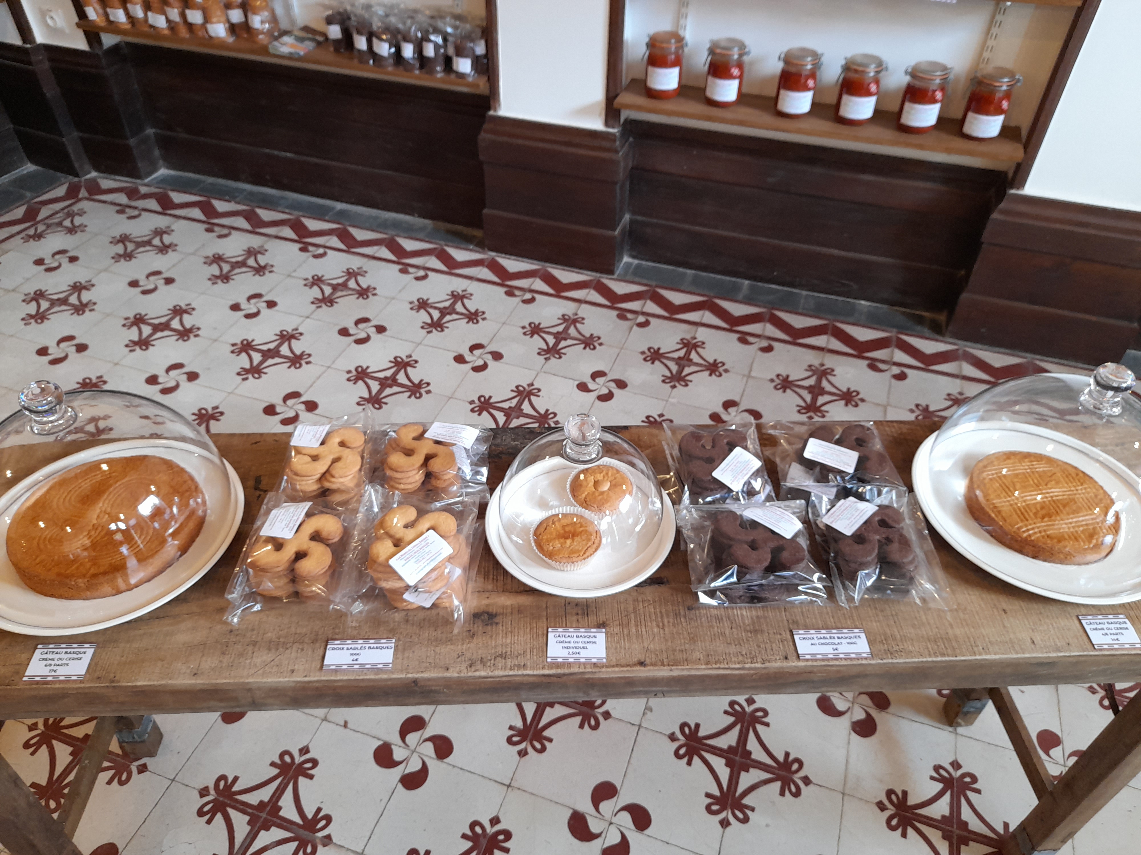 Boutique & restauration Krakadak par le Musée du Gâteau Basque de Sare