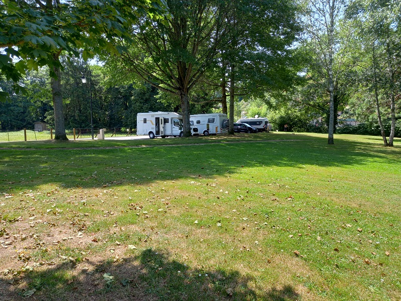 Aire d'accueil camping-car Rives du Vincou — photo 3