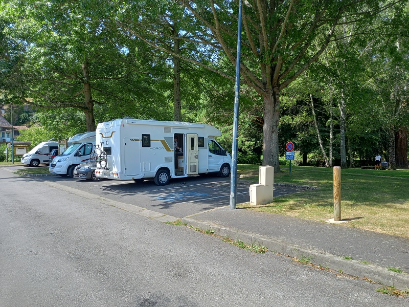 Aire d'accueil camping-car Rives du Vincou — photo 2