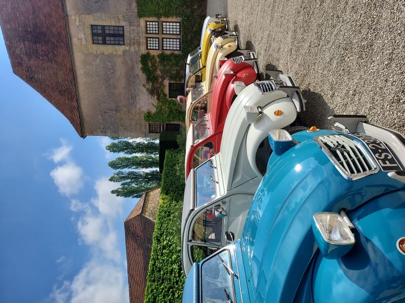Exposition de voitures d'époque au Château de Losse - Châteaux en fête