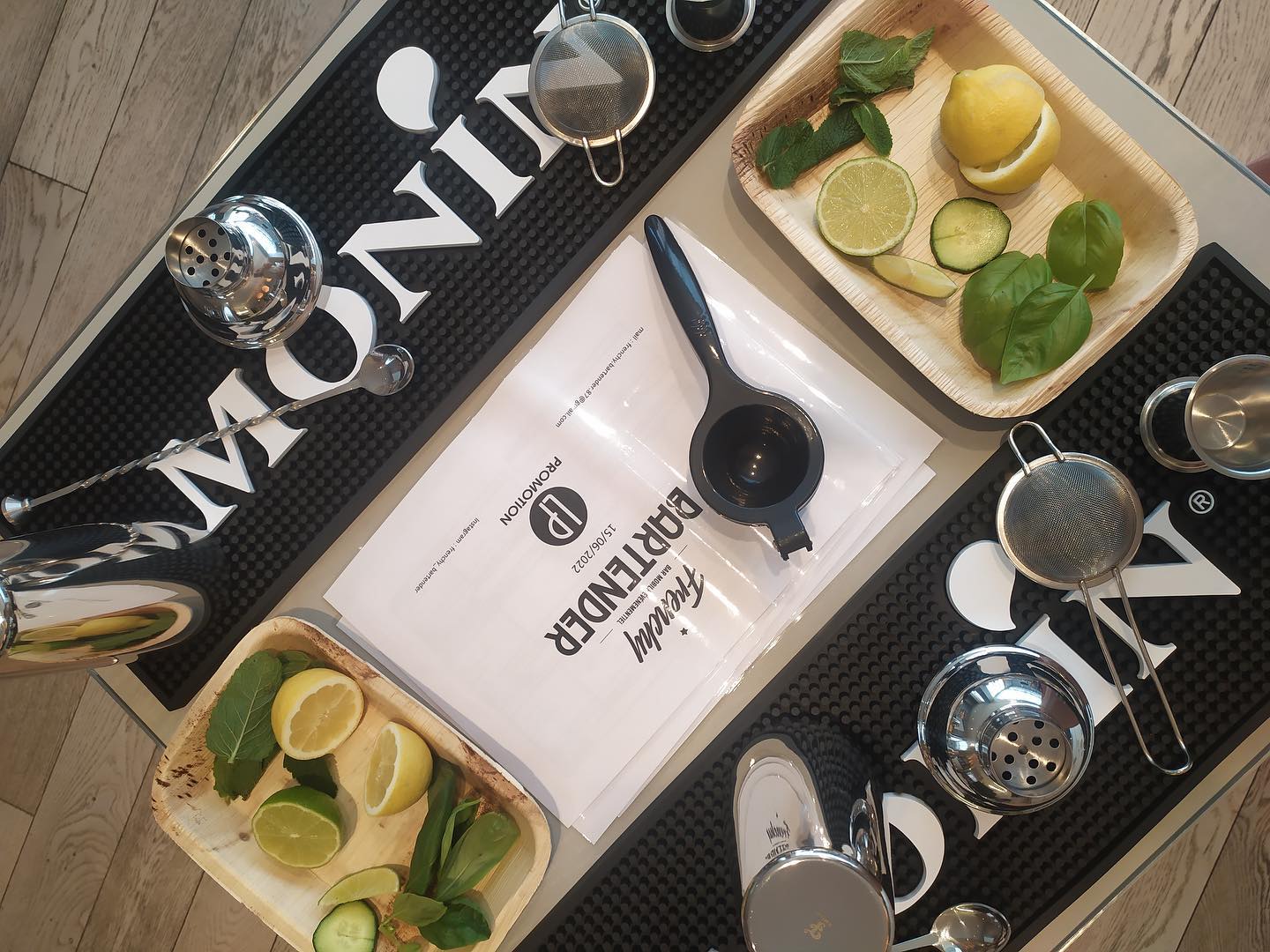 Frenchy Bartender, Limoges