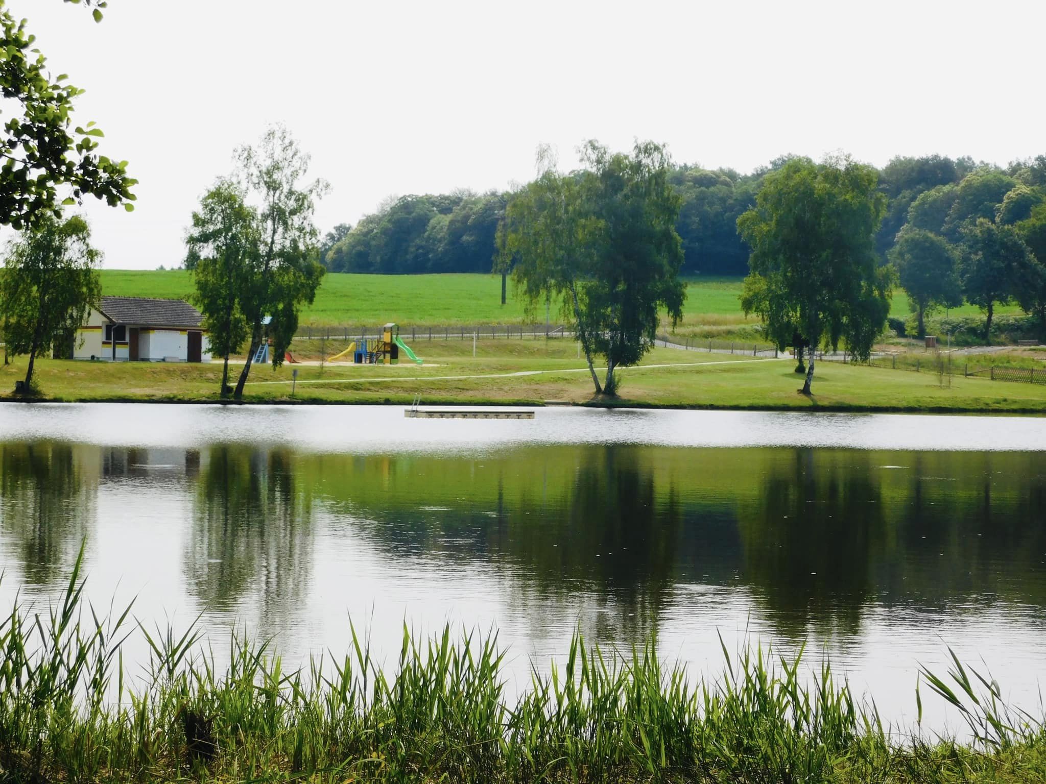 Etang de baignade du " Puychaumartin"à Château-Chervix
