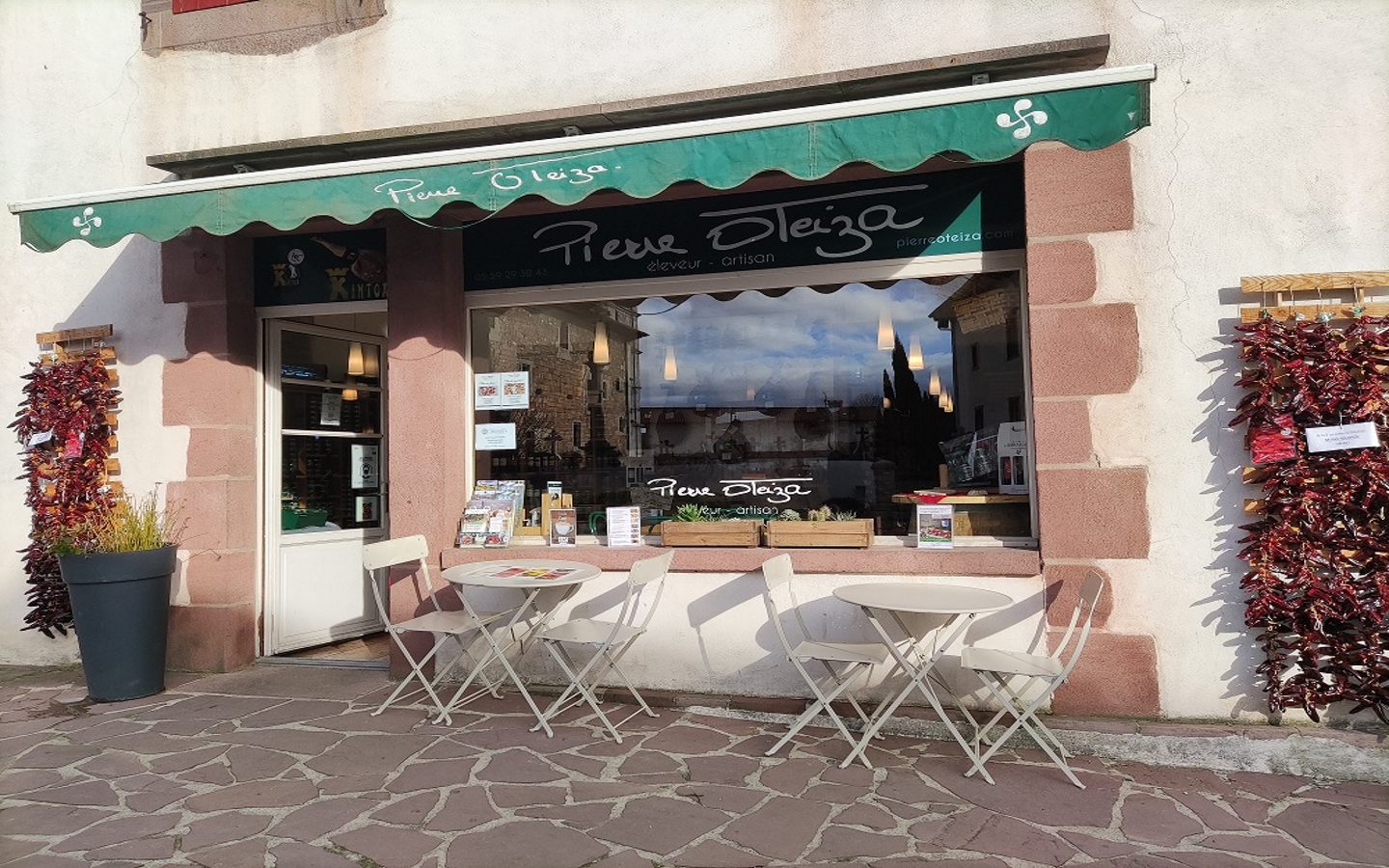 Boutique Pierre Oteiza