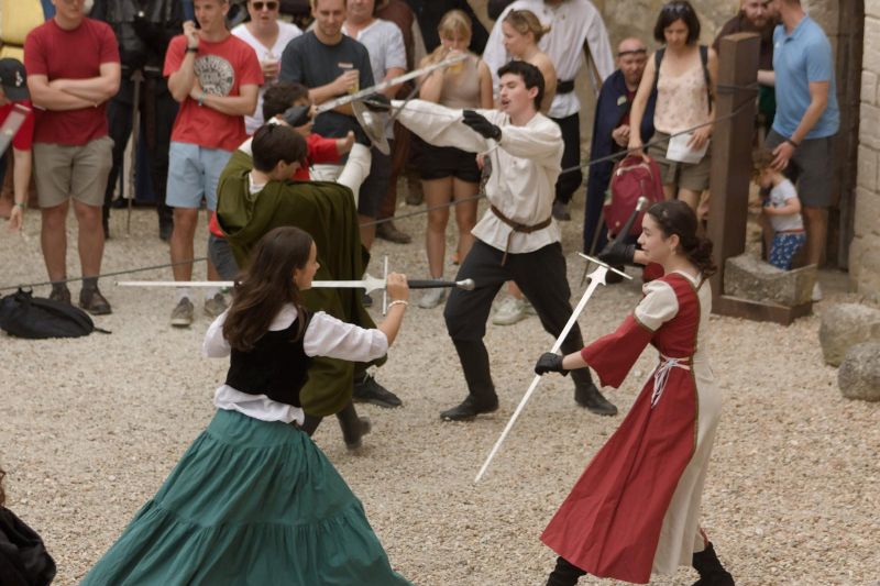 Initiation à l'escrime artistique - Châteaux en fête