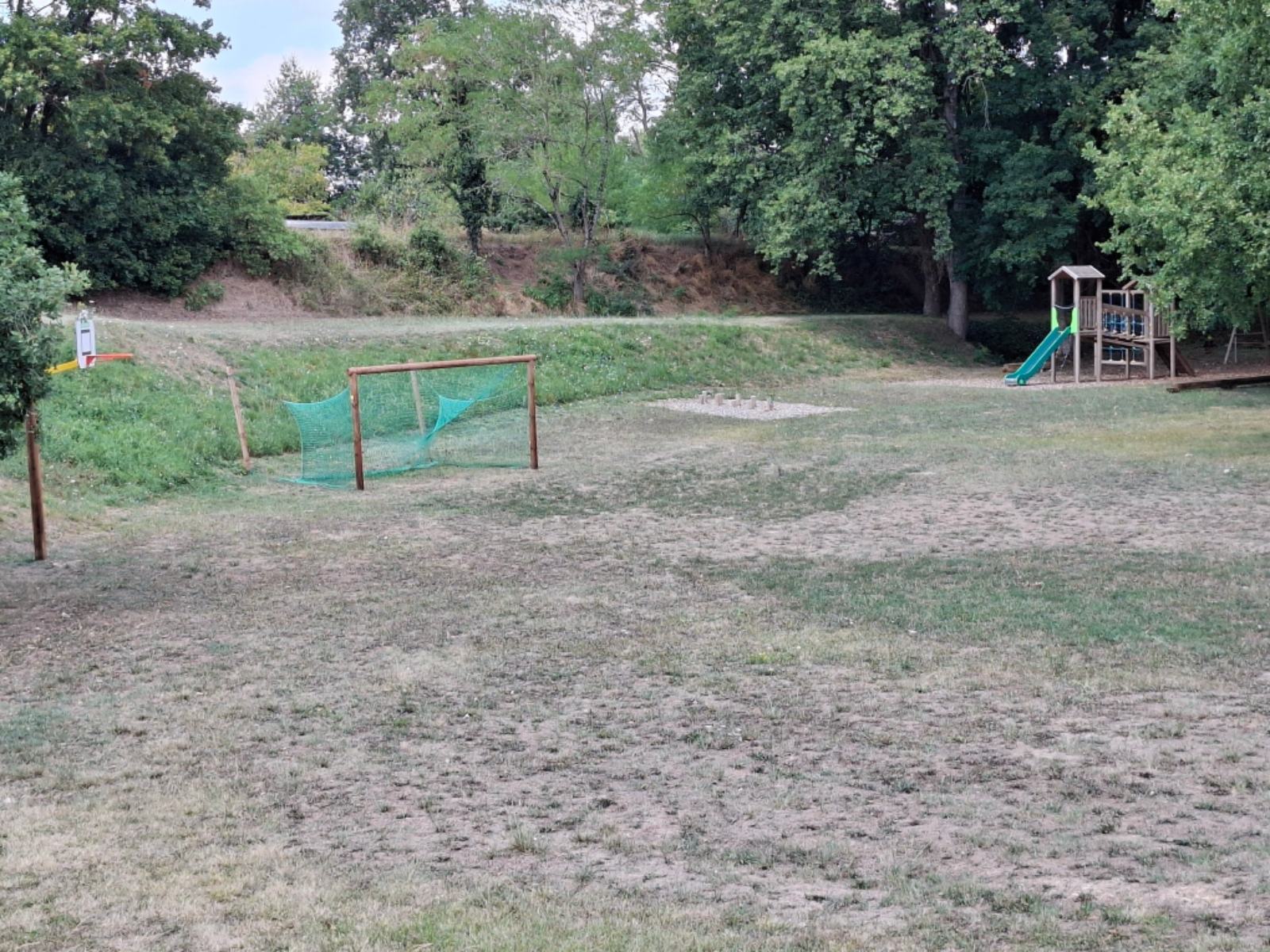 Aire de pique-nique et de jeux de Noaillac