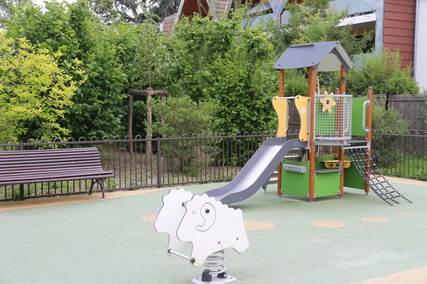 Aire de jeux-Square Mazoyer