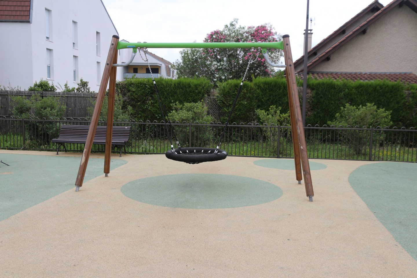 Aire de jeux-Square Mazoyer