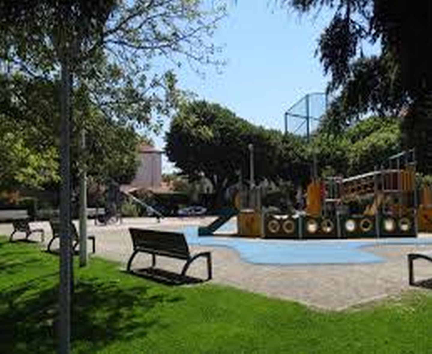 Aire de Jeux Parc Mazon