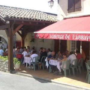 Auberge de l'Abbaye-Terrasse_Sorde—© Auberge de l'Abbaye Auberge de l'Abbaye-Terrasse_Sorde