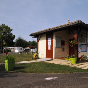 Camping-cantalaoude-accueil Camping-cantalaoude-accueil