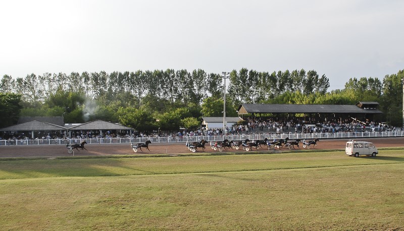 Hippodrome du Pesquié Bas - Société des courses de Villeréal