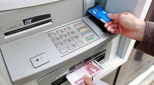 Distributeur bancaire Crédit agricole