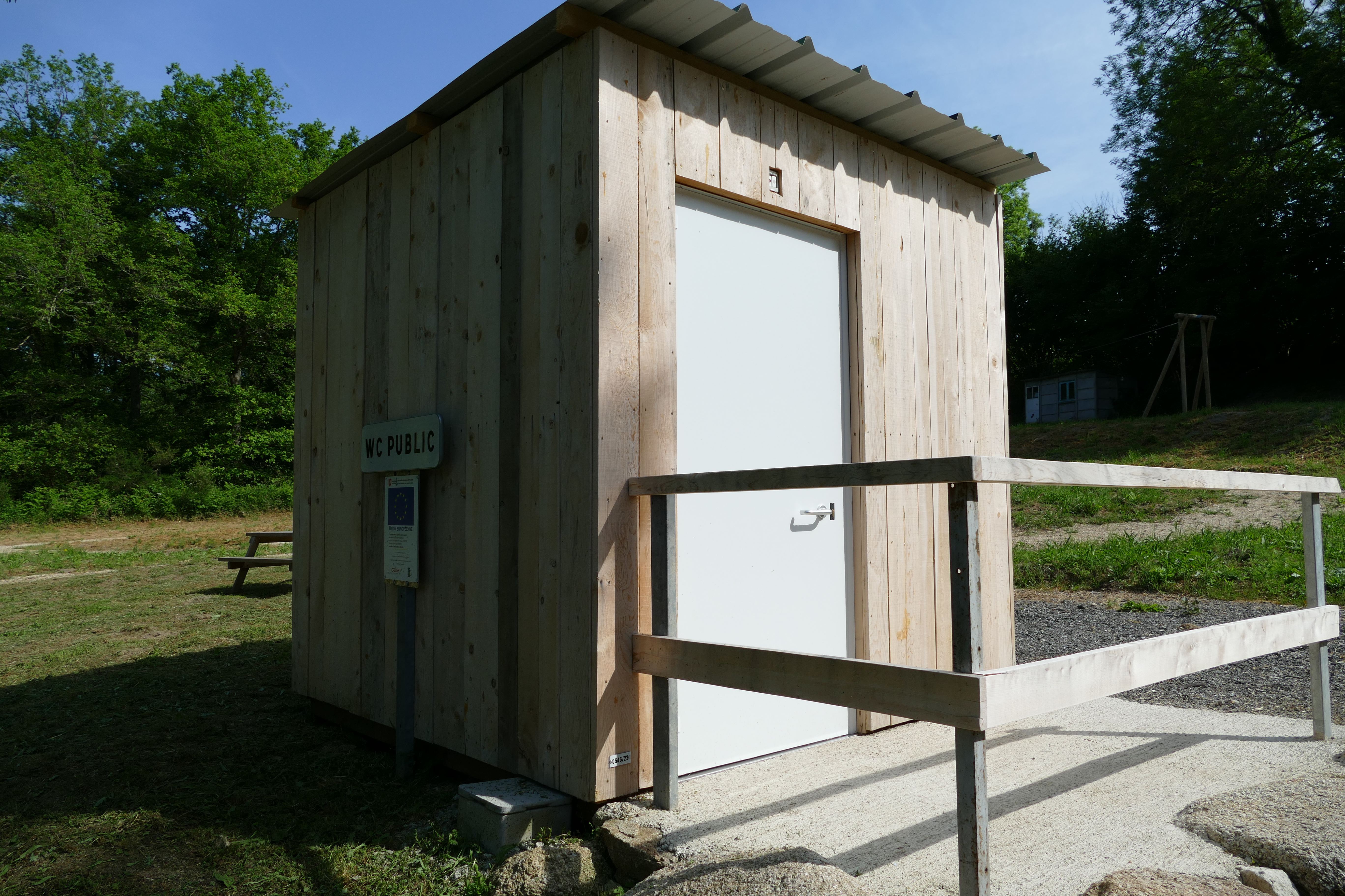 Etang de Jarmenet : Aire de pique-nique et de jeux
