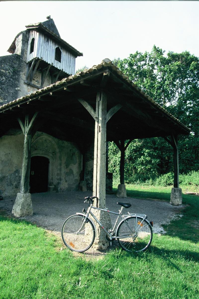 Eglise R&eacute;tis_V&eacute;lo_PNRLG17