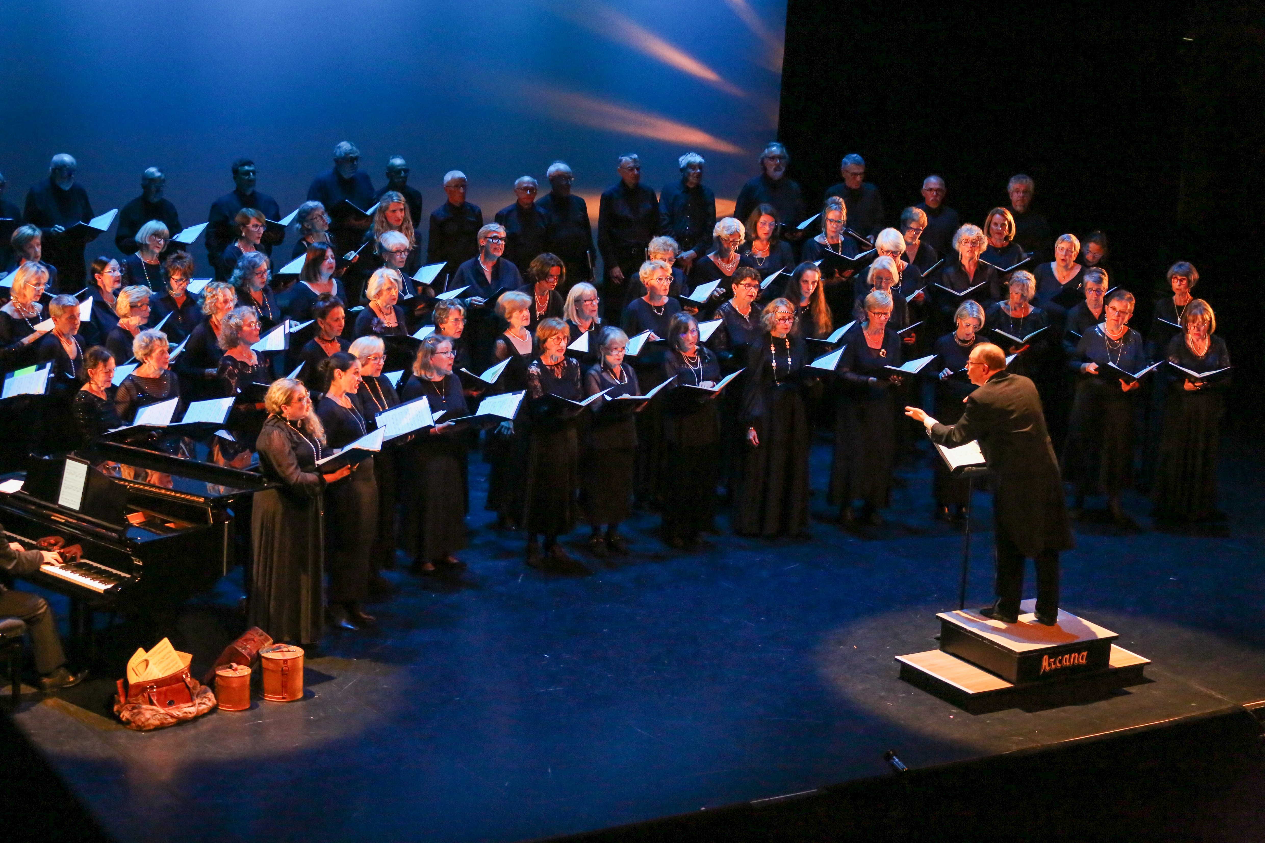 « 50 ANS, LE CLASSIQUE S’ÉCHAPPE ! » GROUPE VOCAL ARCANA