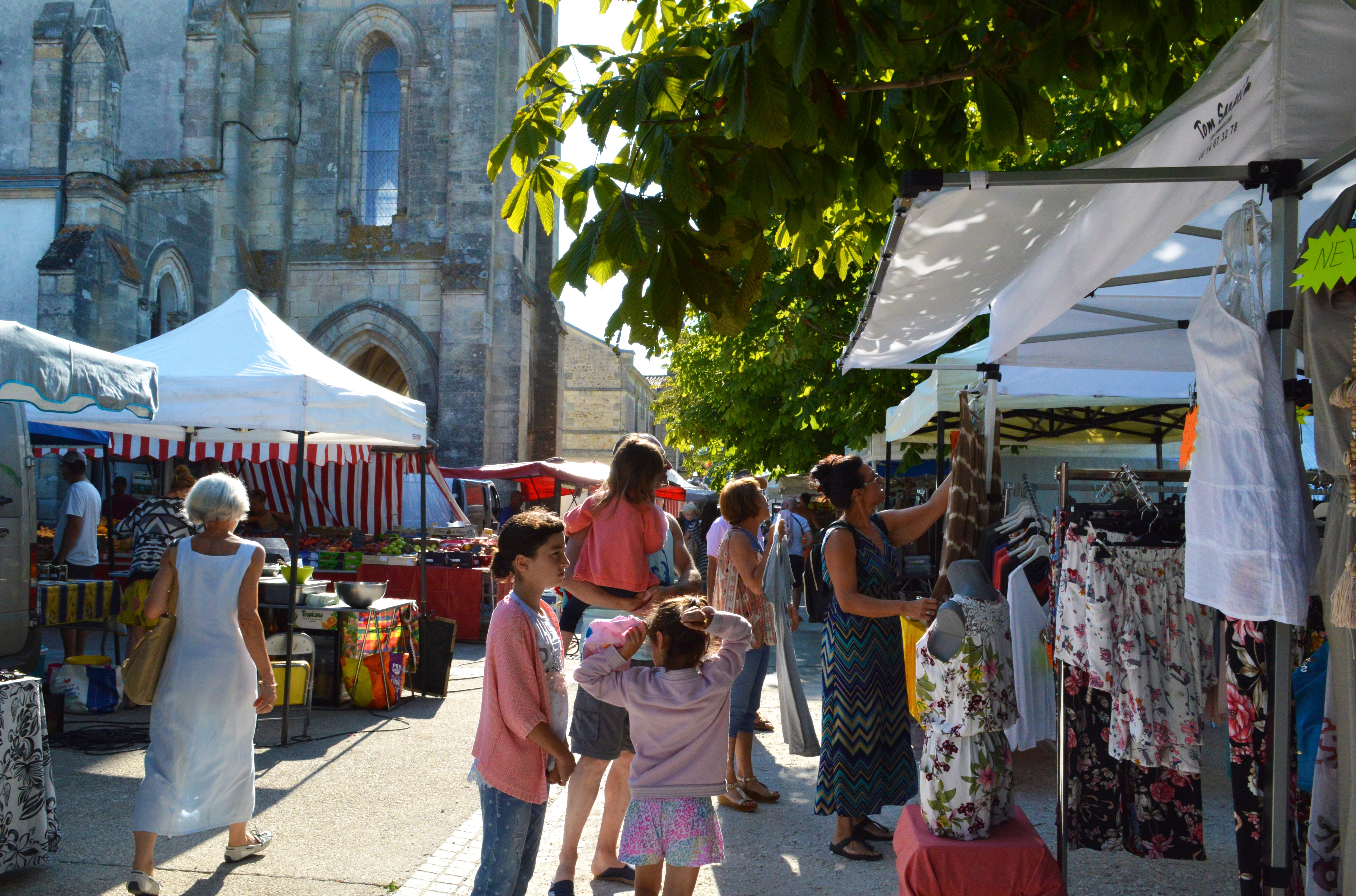 Marché à Hourtin-Ville
