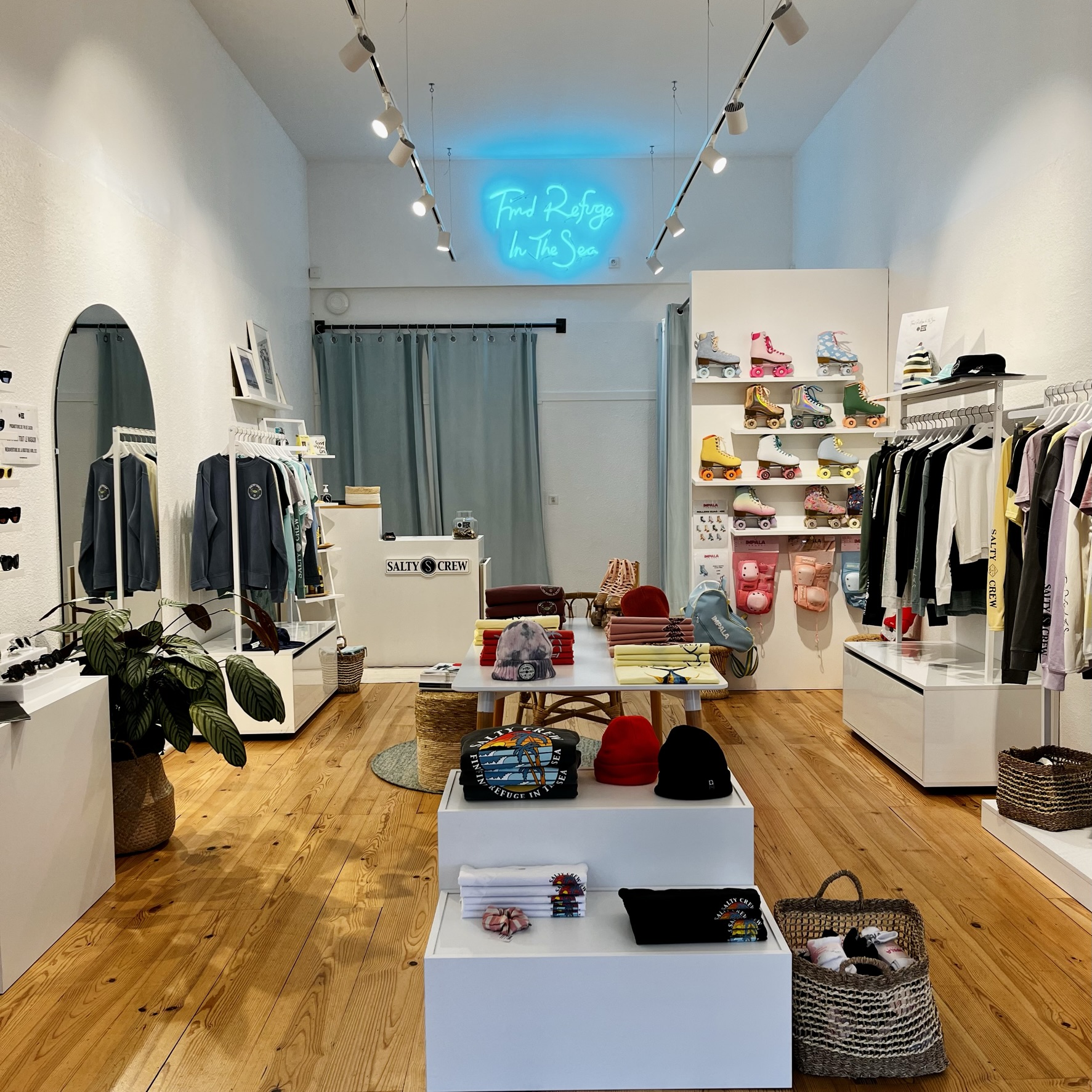 Salty Crew Womens