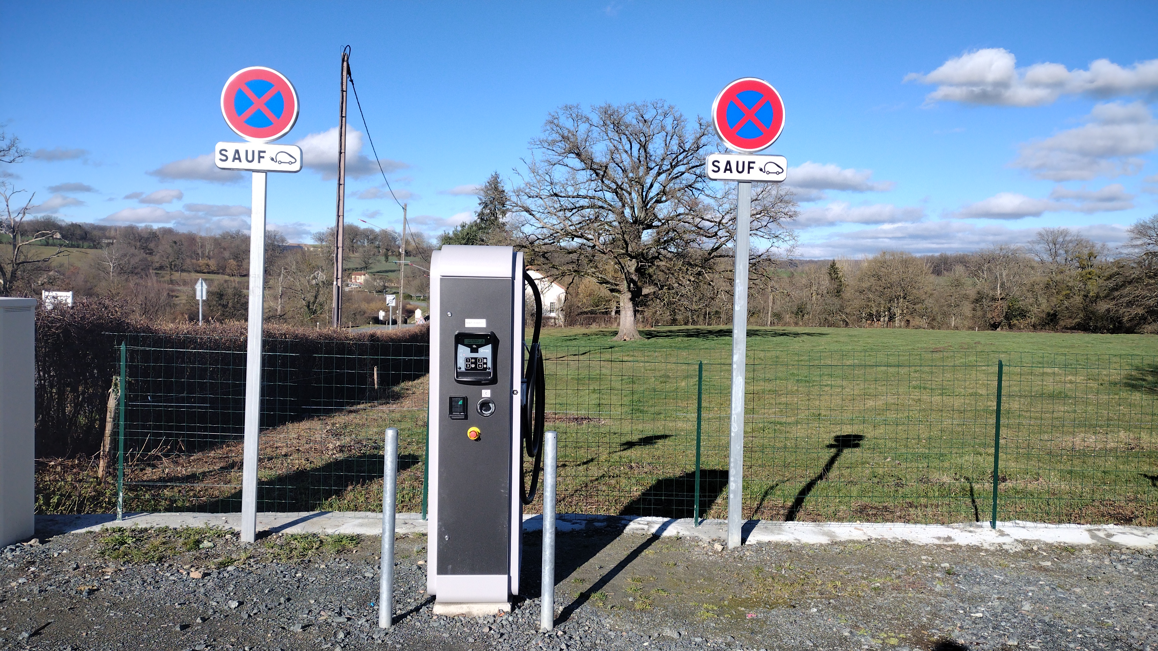 Borne de recharge éléctrique - photo 2