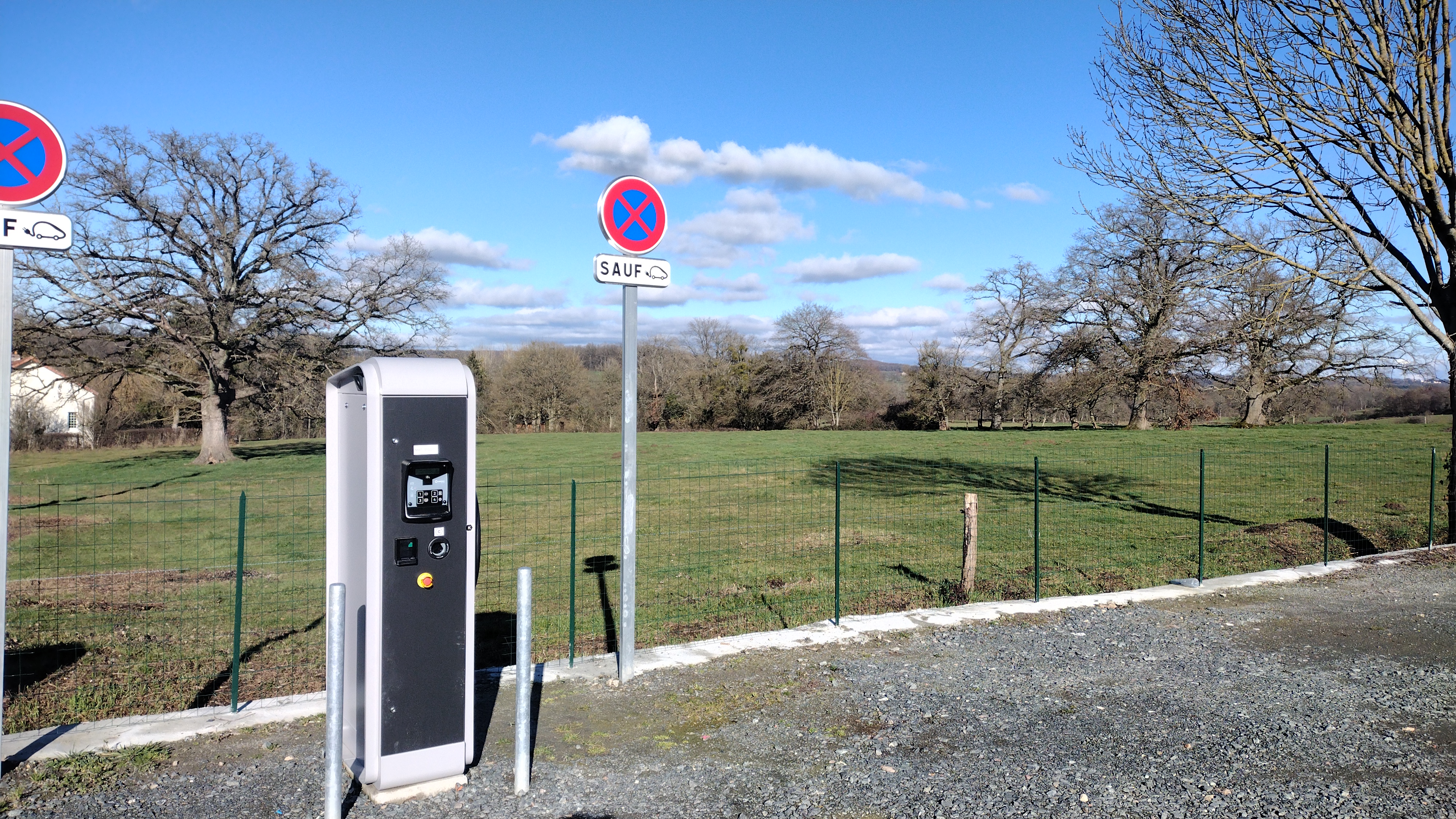 Borne de recharge éléctrique