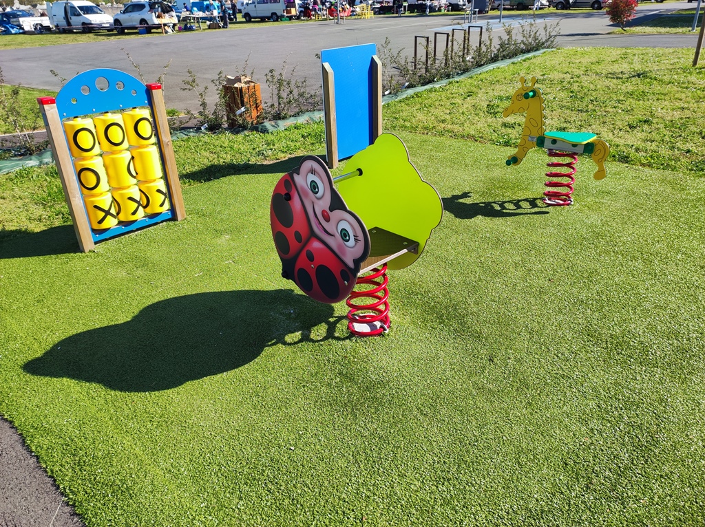 Aire de jeux de St Laurent des Hommes