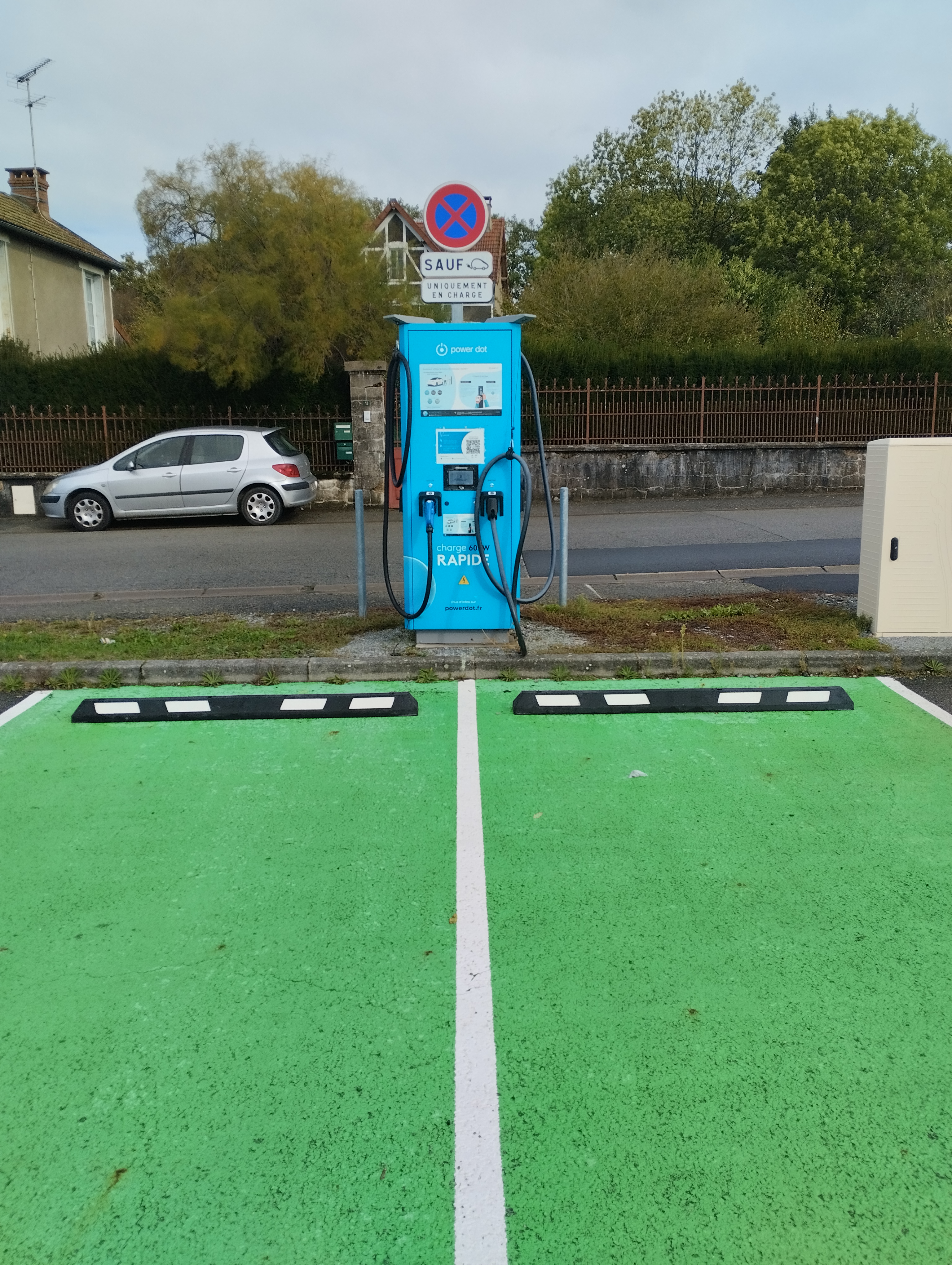 Borne de recharge electrique - photo 2