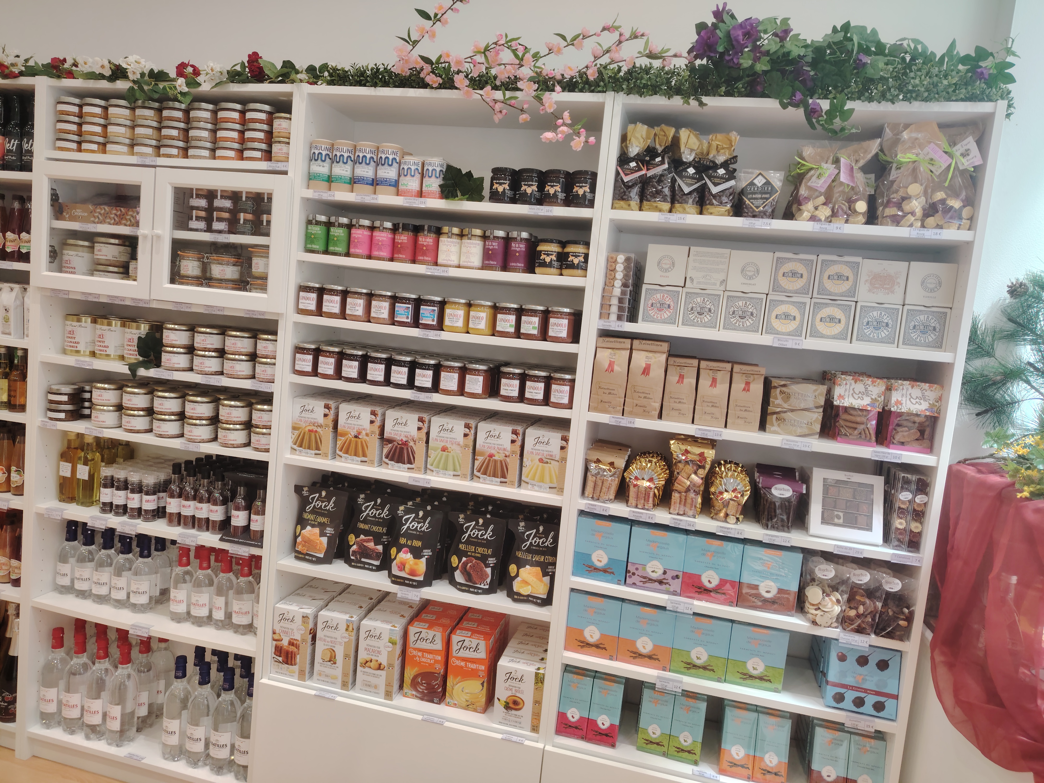 Bordeaux Local Tourist Shop - photo 4