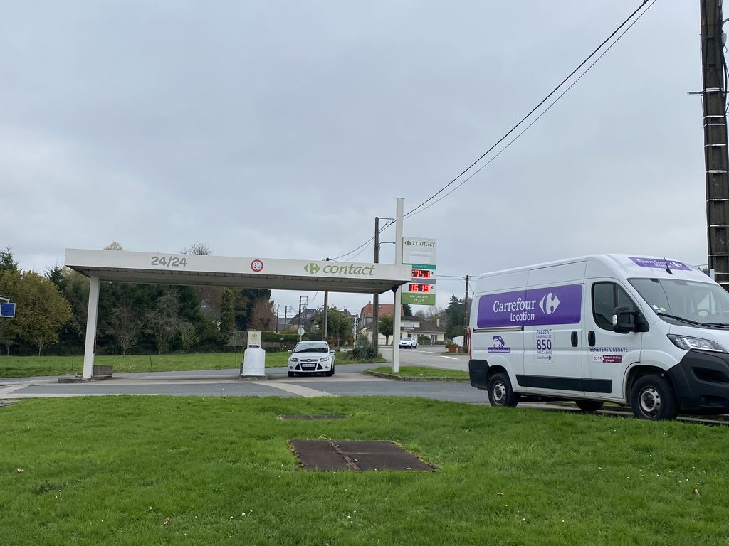 Station Service Carrefour Contact