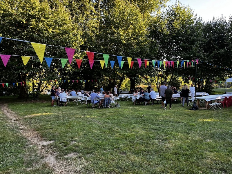 Marché nocturne par le Club Nautique Foyen