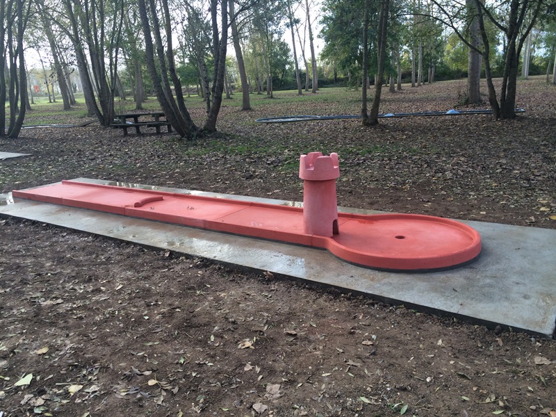 Mini-golf