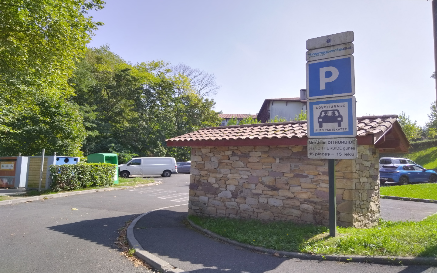 Aire de covoiturage de Sare - photo 2