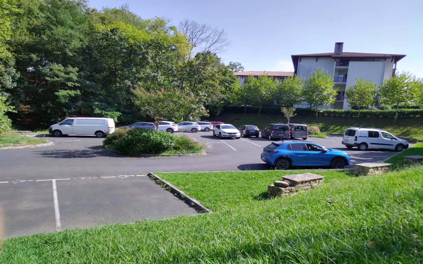 Aire de covoiturage de Sare - photo 3