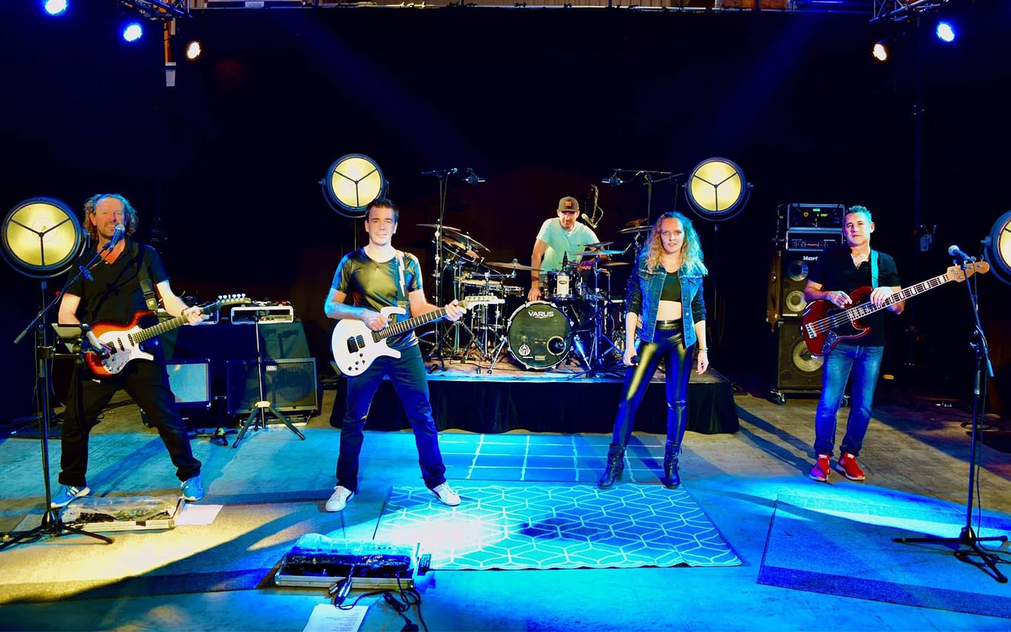 Bal avec Pick Up, toro et fuego et bataille de confettis