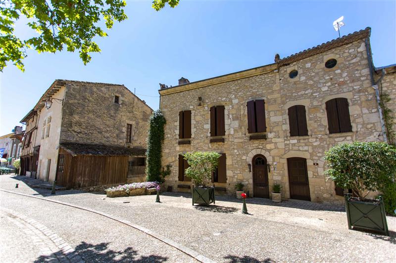 Place_Hotel_de_ville_Gensac_-_David_Remazeilles_Gironde_Tourisme_2019