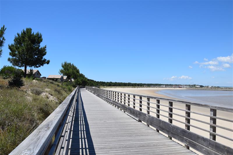 Plage de la Chambrette - Passerelle bois © medoc-atlantique-tourisme_0581