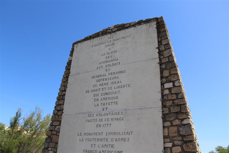 Stèle commémorative (2)