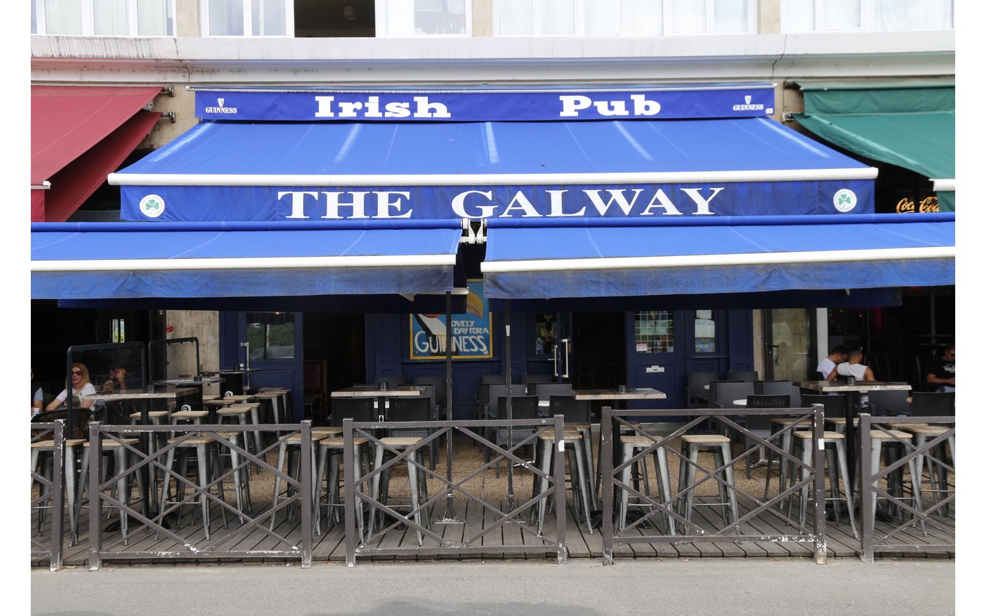 The Galway, Pau