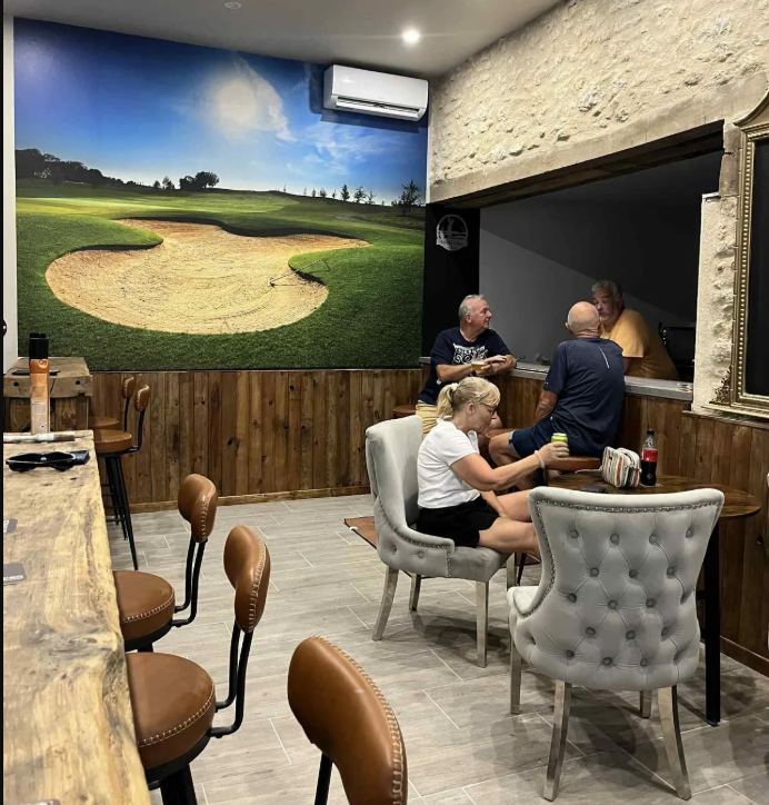 The Bunker Bar - Indoor Golf Simulator Studio - Simulateur de Golf
