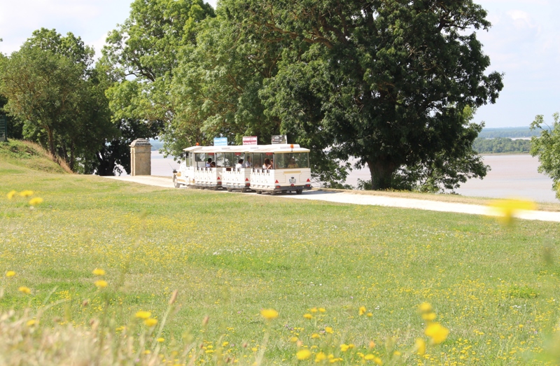 Petit train touristique de Blaye