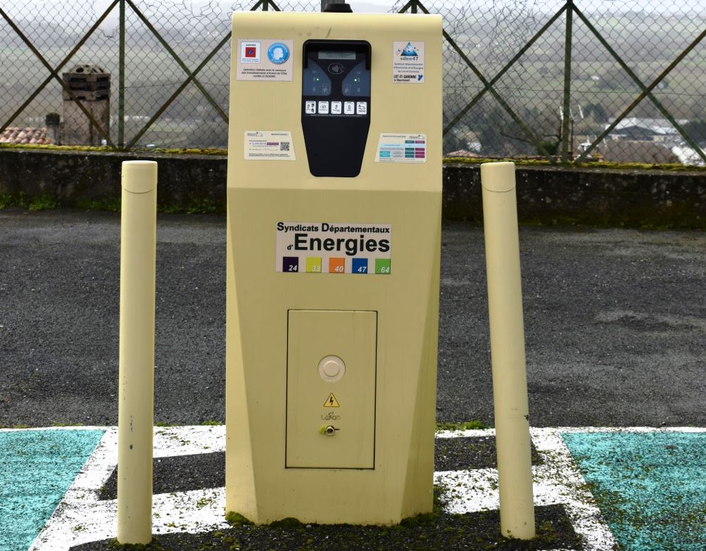 Borne de recharge pour voiture électrique - photo 3