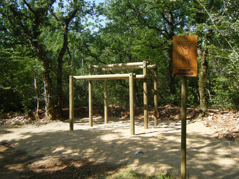 Parcours de marche nordique, parcours de santé et fitness sur le Causse de l'Isle
