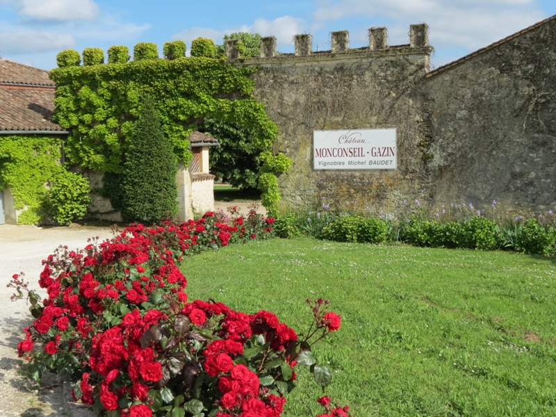 chateau-monconseil-gazin-vignoble-Blaye-cotes-Bordeaux-plassac-800x600