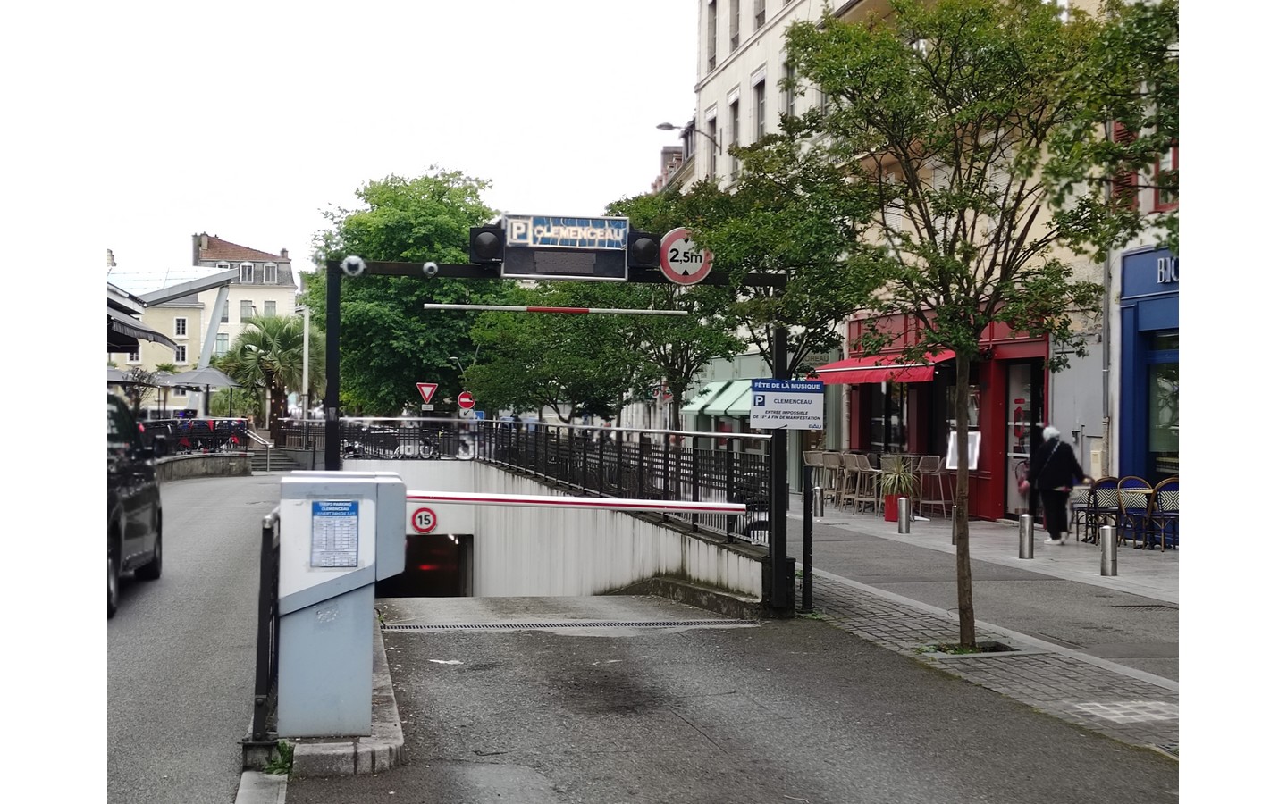 Parking Clemenceau