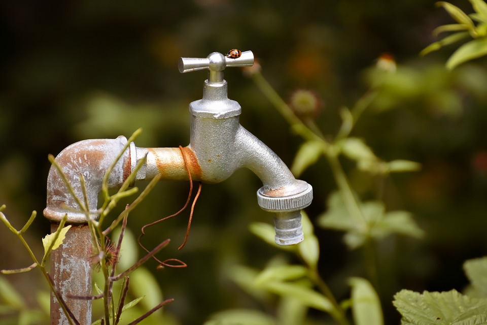 ST-Oradoux-près-Crocq (cimetière) : Point d'eau potable